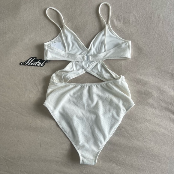 Motel Cut-out One-Piece Swimsuit in white (size M) - Picture 3 of 7
